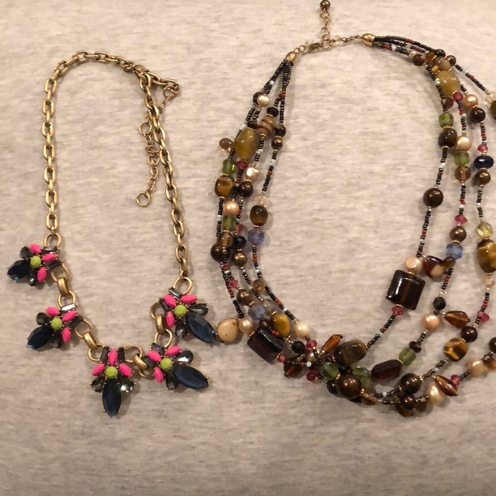 9 necklaces - Picture 3 of 3